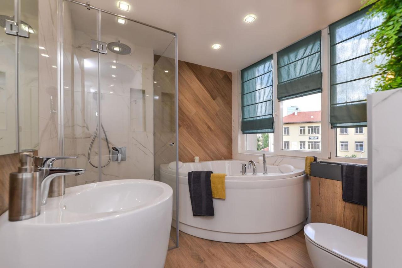 Urban Eden - Lux & Style, 2-Bedroom, 2-Bathroom Sofia Bagian luar foto