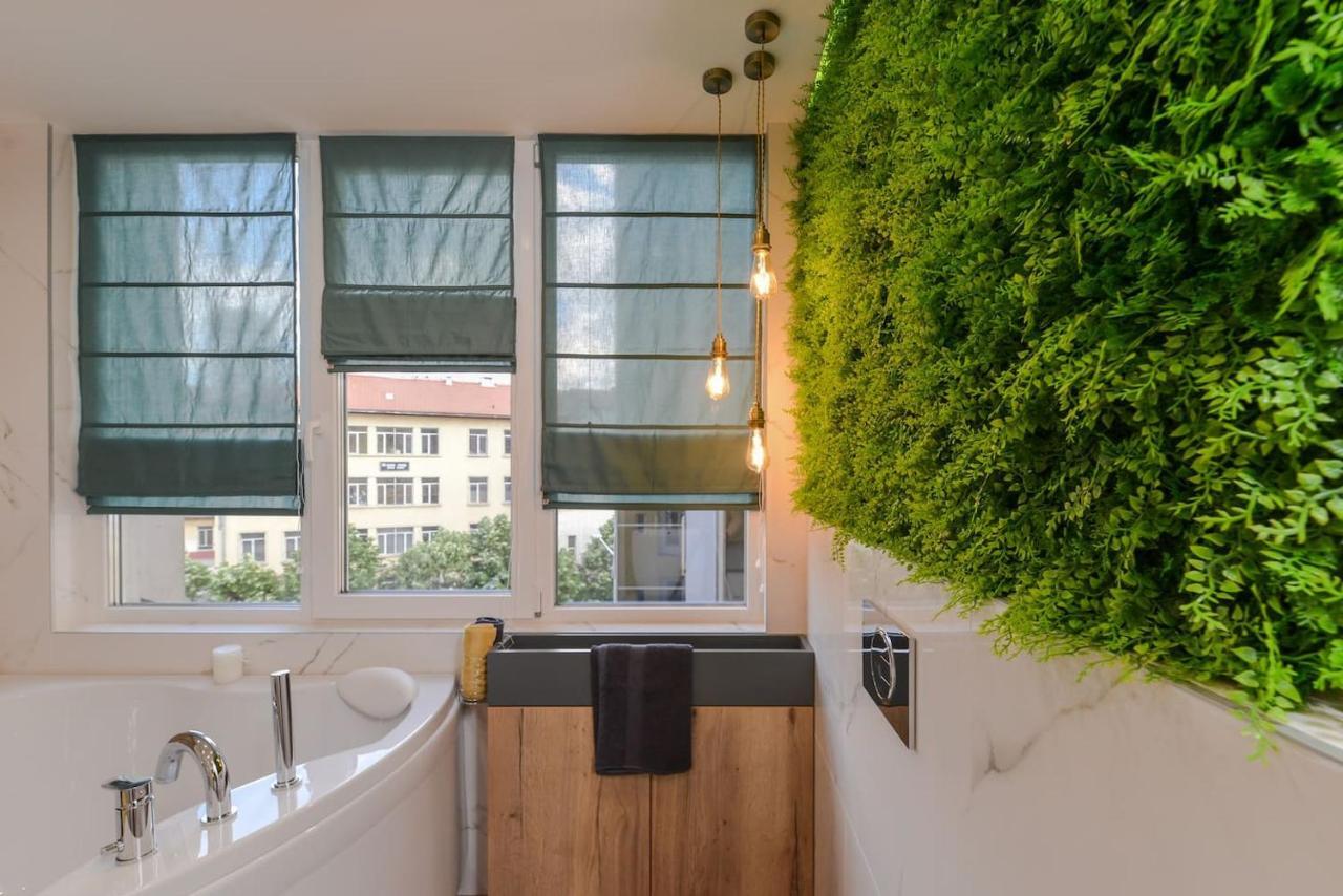Urban Eden - Lux & Style, 2-Bedroom, 2-Bathroom Sofia Bagian luar foto